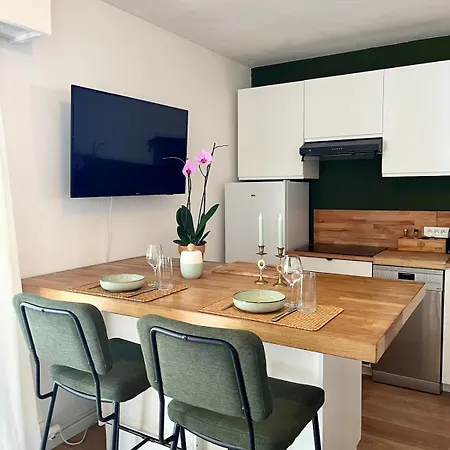 Charming 2 With Balcony * Nice